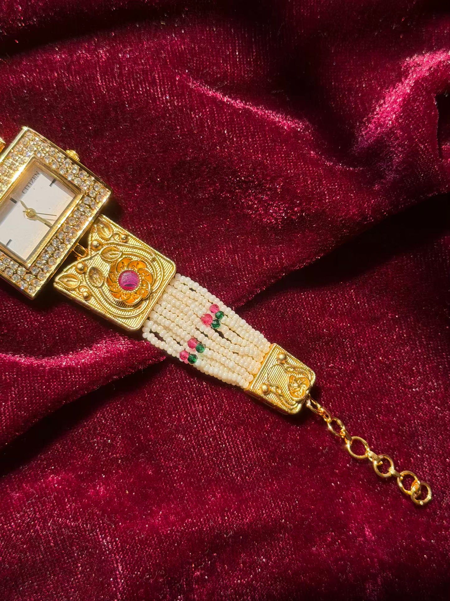 Simple Gold Plated Heritage Maharani Watch (Copy)