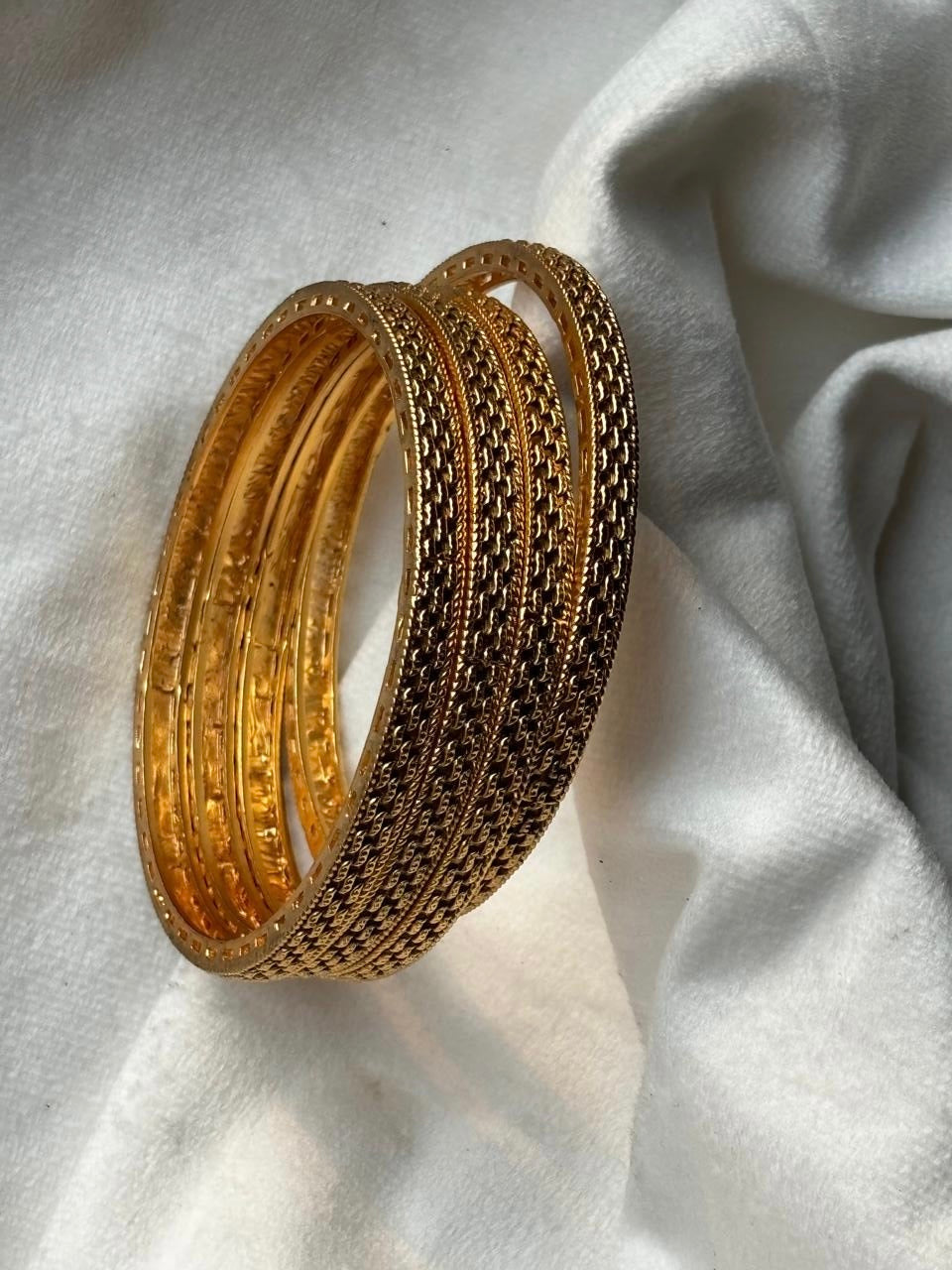 Set of 4 Simplistic Checks Bangles ( Premium Gold )