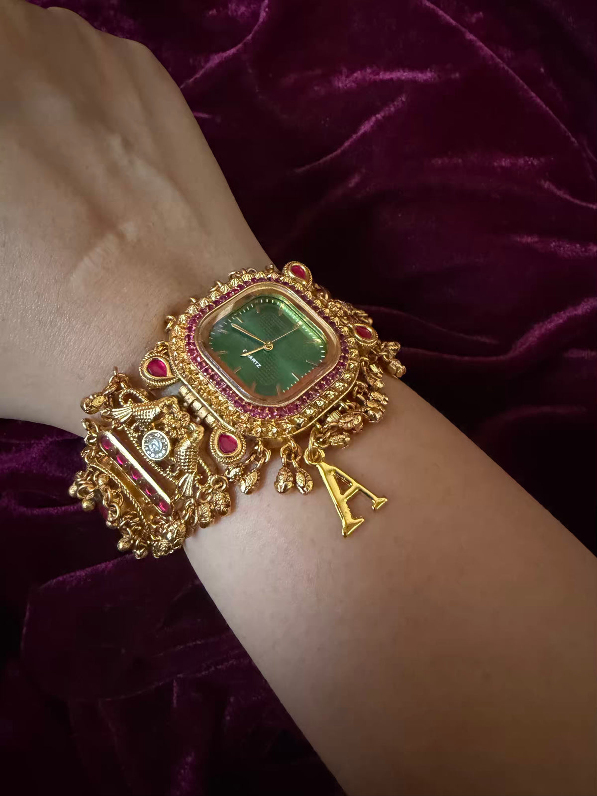 Viral Emerald Green Dial Maharani Watch Heritage Bracelet ( Very limited edition)