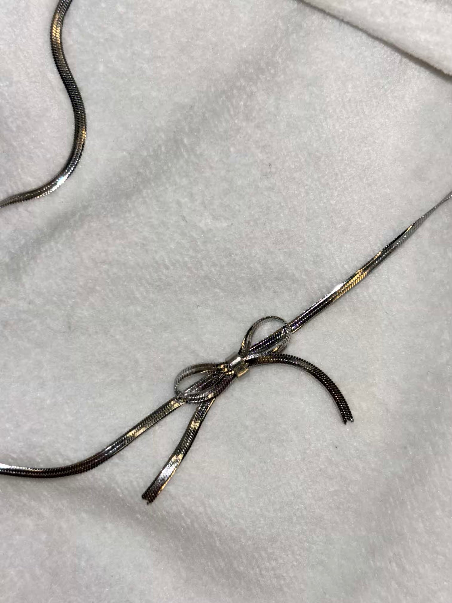 Bow Snake Necklace ( Silver Plated )