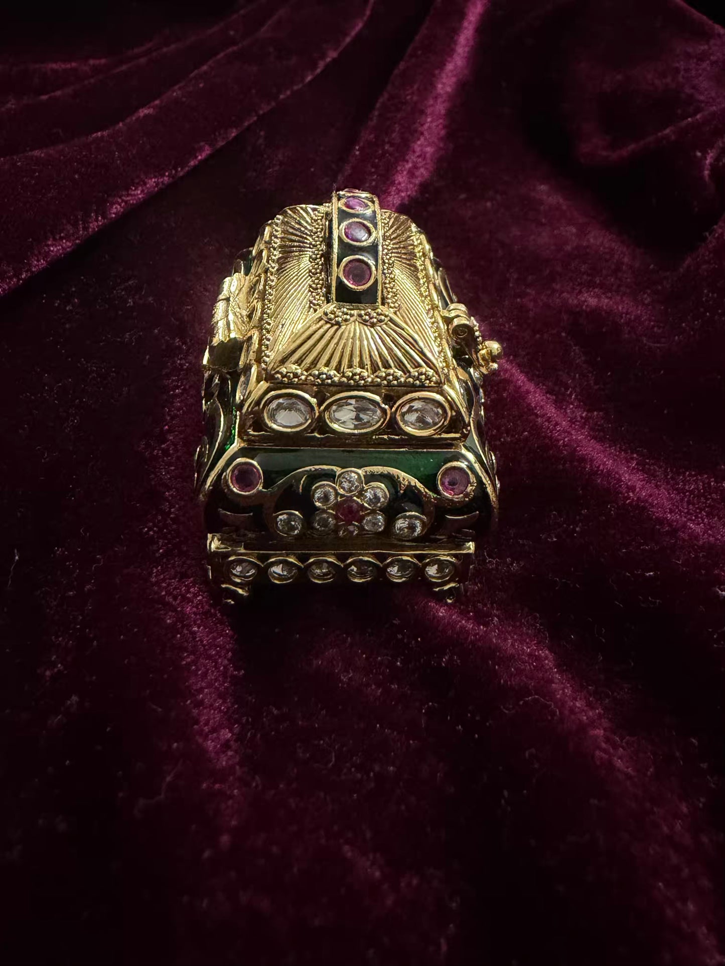 Rajputana Tijori Kumkum Sindoor Daani Royale in Premium plating