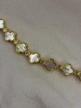 Load image into Gallery viewer, White Mother of Pearl Clover Bracelet Adjustable (2.8 Size)
