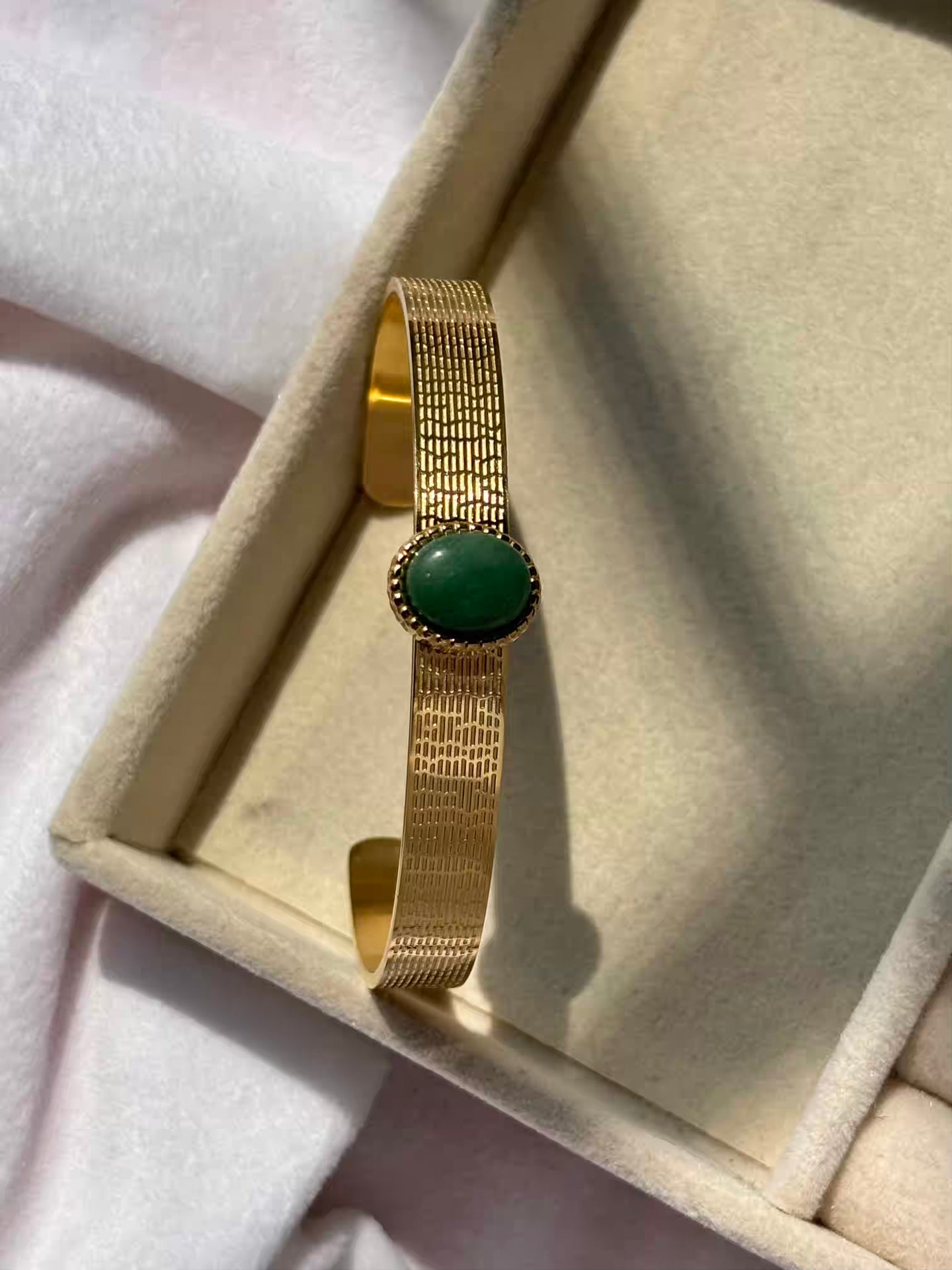 Emerald Green Premium Bow Kada Bracelet Bangle - Gold