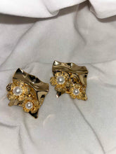 Load image into Gallery viewer, Flower Pearl Diamond Earrings Studs - Gold Plated
