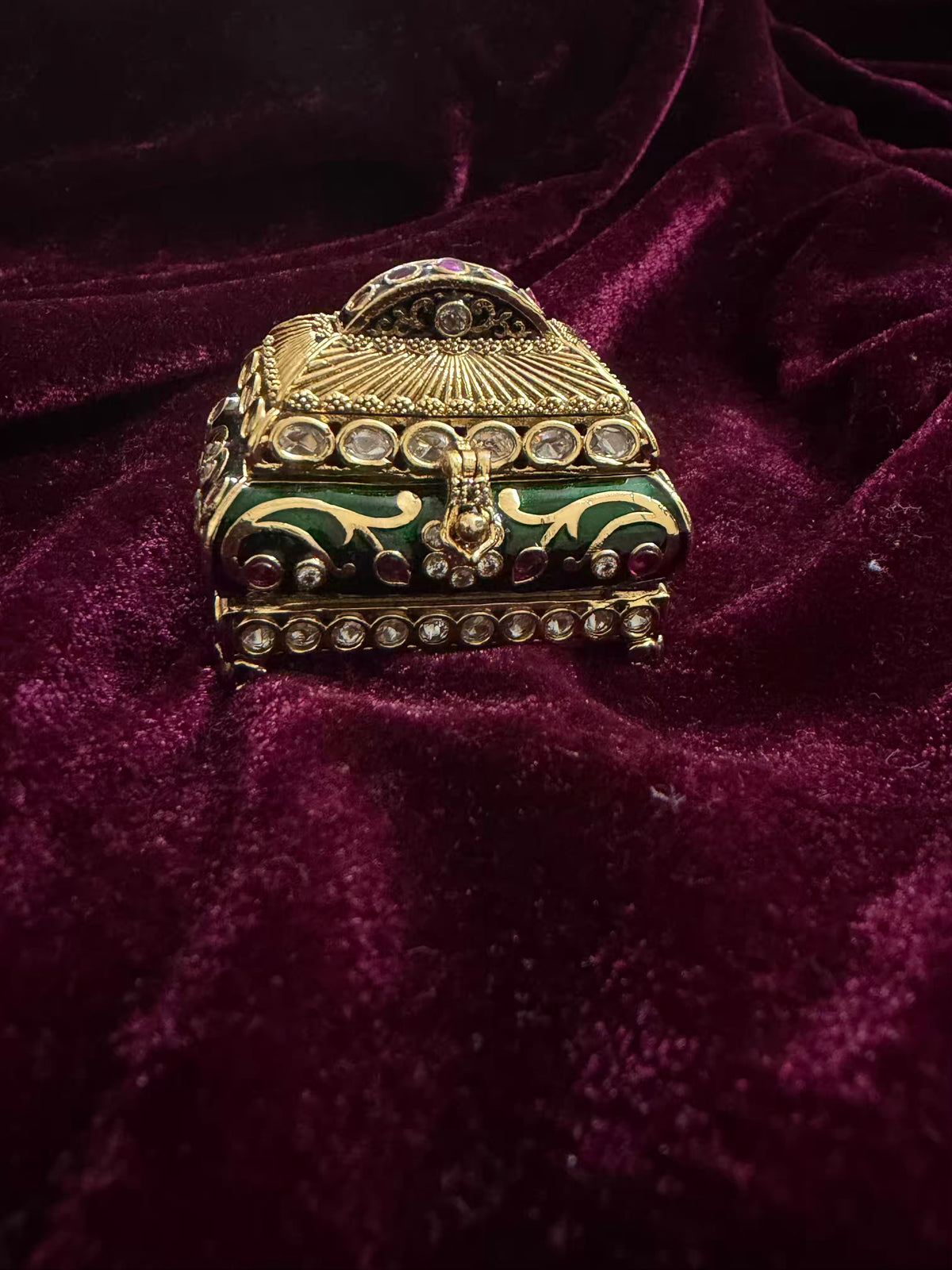 Rajputana Tijori Kumkum Sindoor Daani Royale in Premium plating