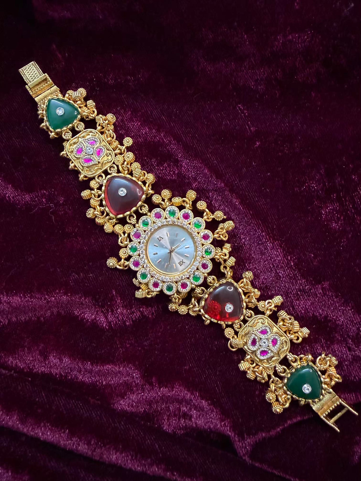 Marroon Green Premium Gold Rajwadi Gold Plated Heritage Maharani Watch
