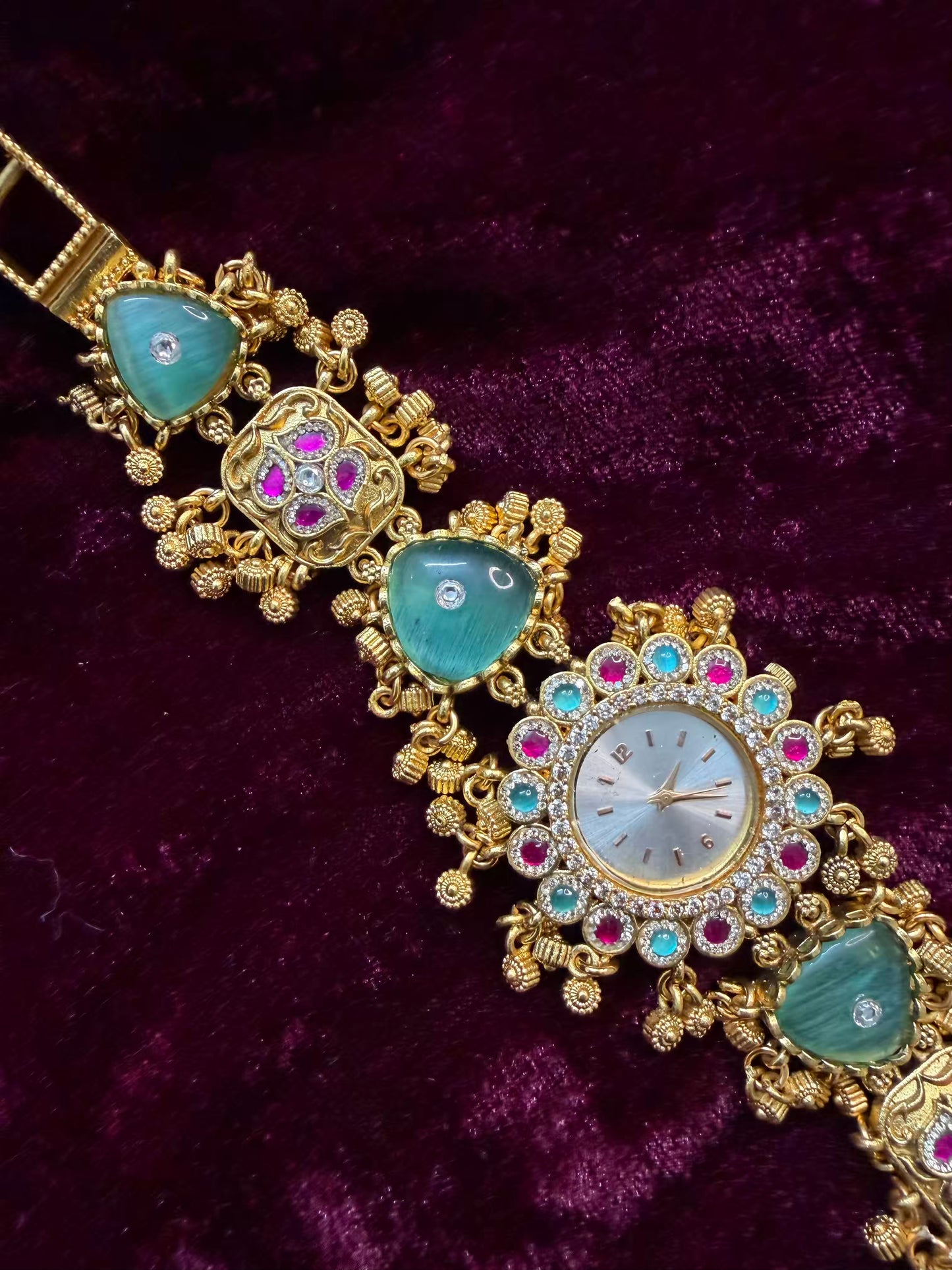 Mint Floral Premium Gold Rajwadi Gold Plated Heritage Maharani Watch