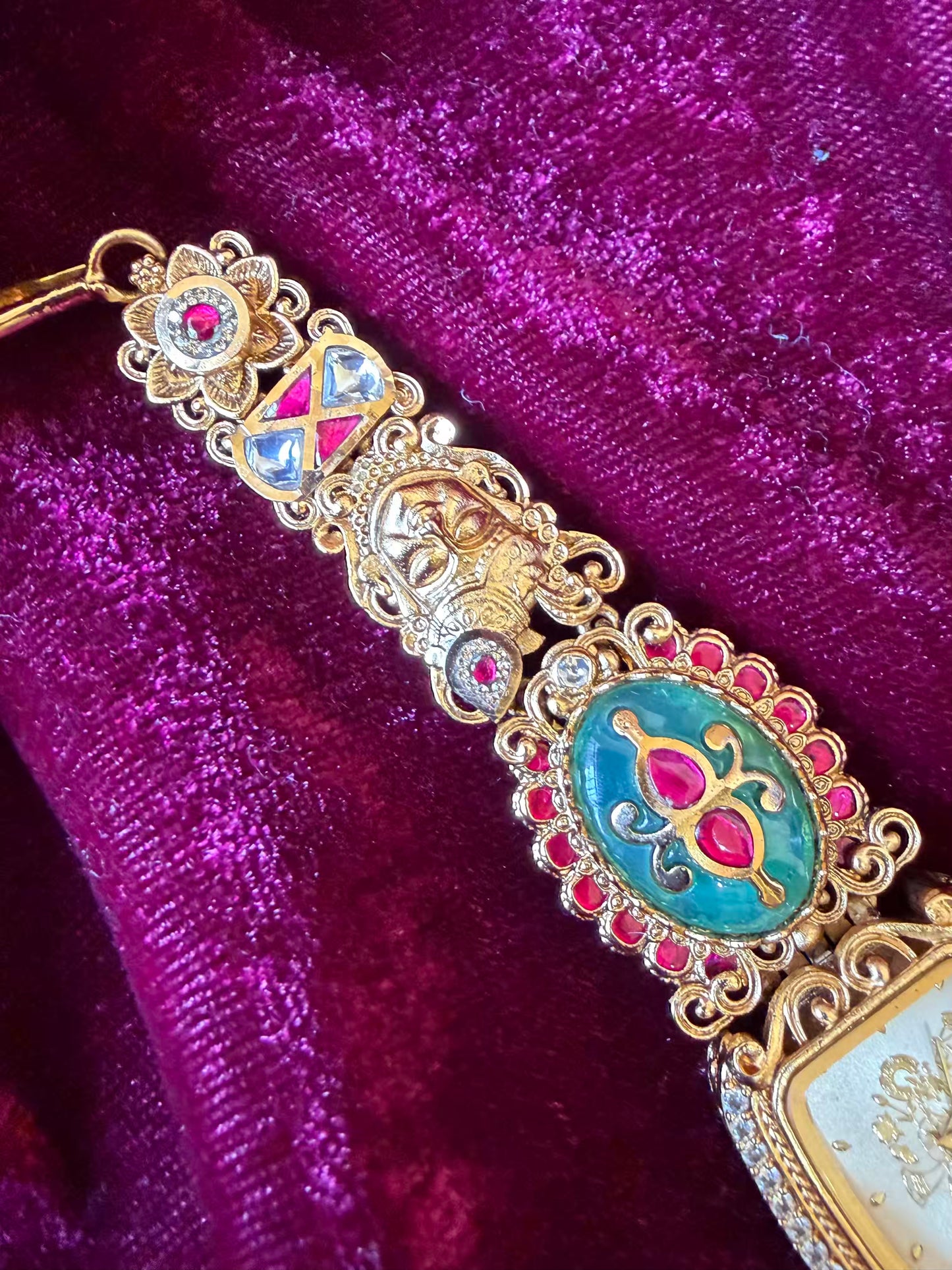 Shree Krishna Shreenathji White Dial Maharani Watch Design Heritage Bracelet