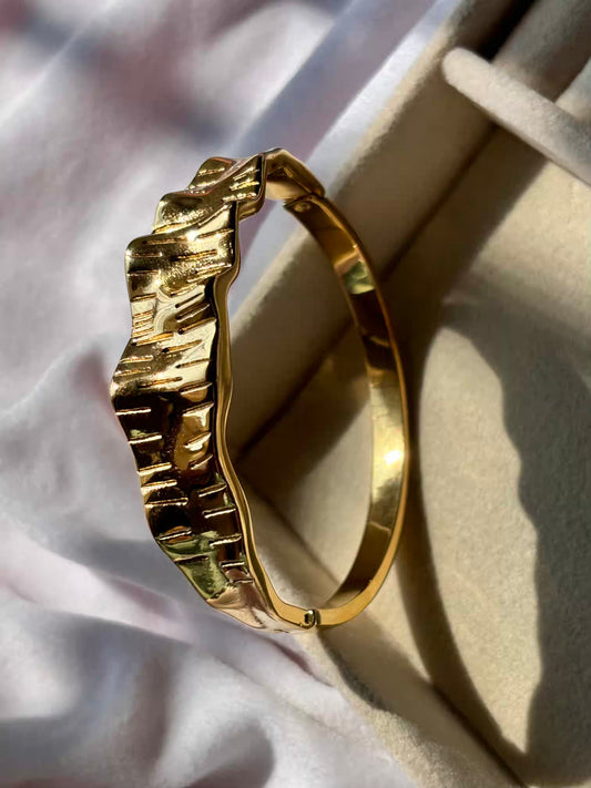 Mountains Wavy Kada Bracelet Bangle - Gold