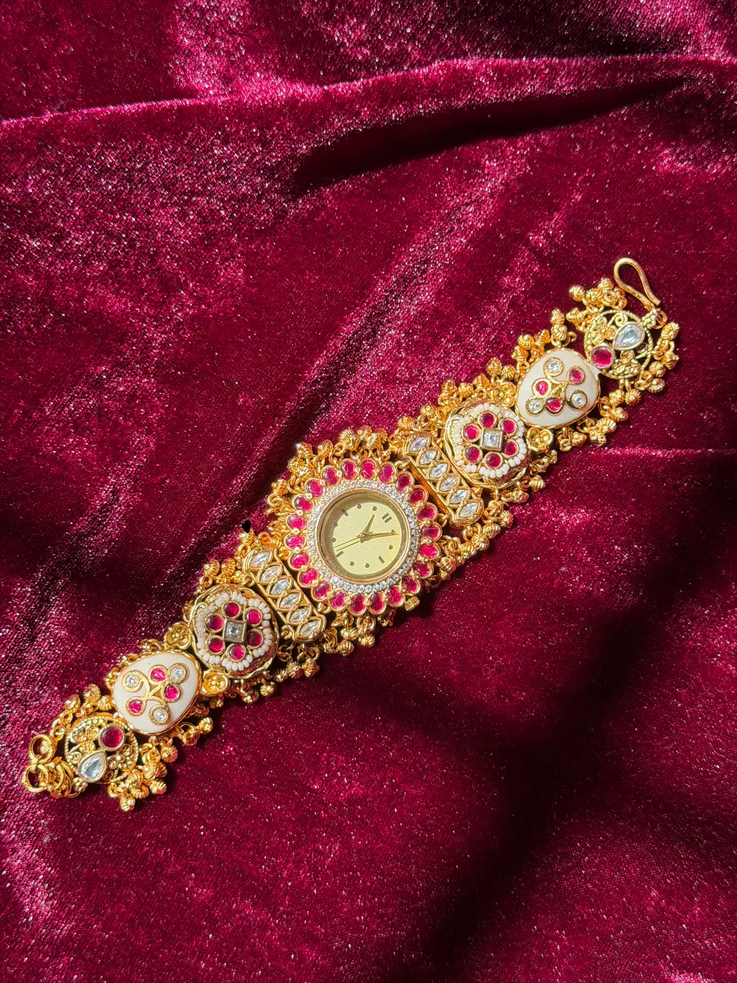 Mahalaxmi Inspired Rudra Motif Creamy Kundan Gold Plated Heritage Maharani Watch ( Partial COD 200₹ )