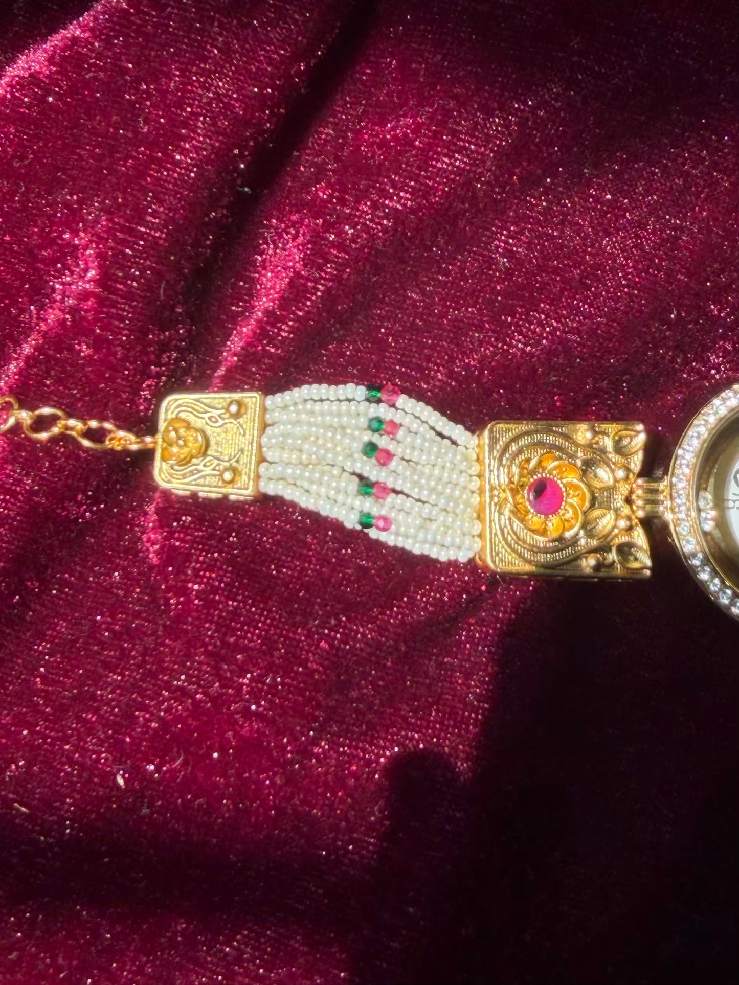 Simple Dial Rajwadi Gold Plated Heritage Maharani Watch