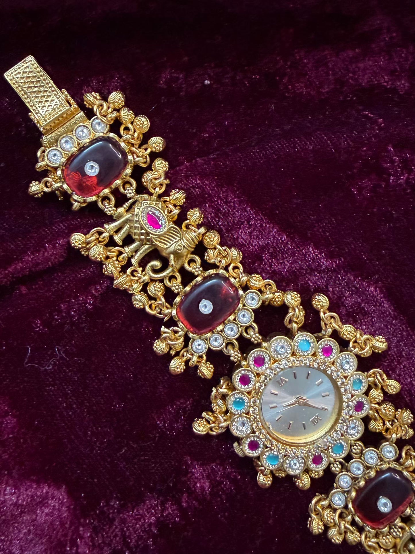 Maroon Elephant Premium Gold Rajwadi Gold Plated Heritage Maharani Watch