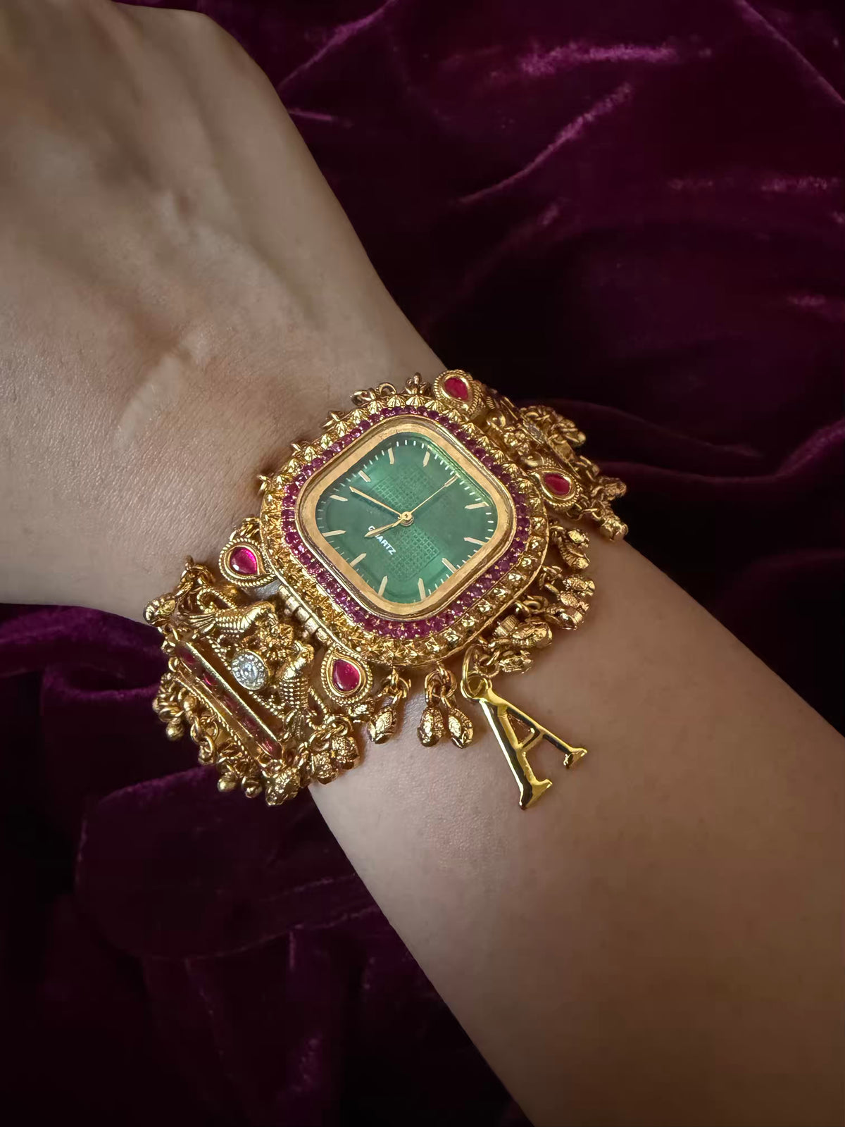 Viral Emerald Green Dial Maharani Watch Heritage Bracelet ( Very limited edition)