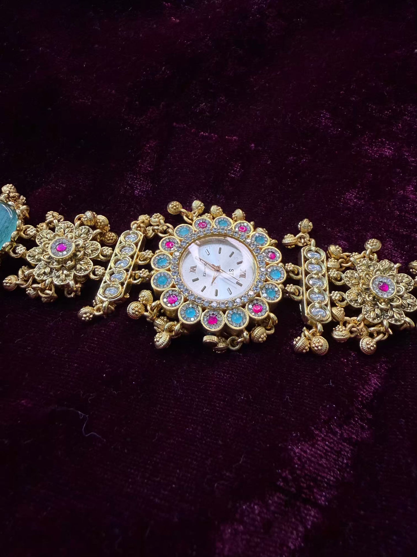 Mint Floral Premium Gold Rajwadi Gold Plated Heritage Maharani Watch