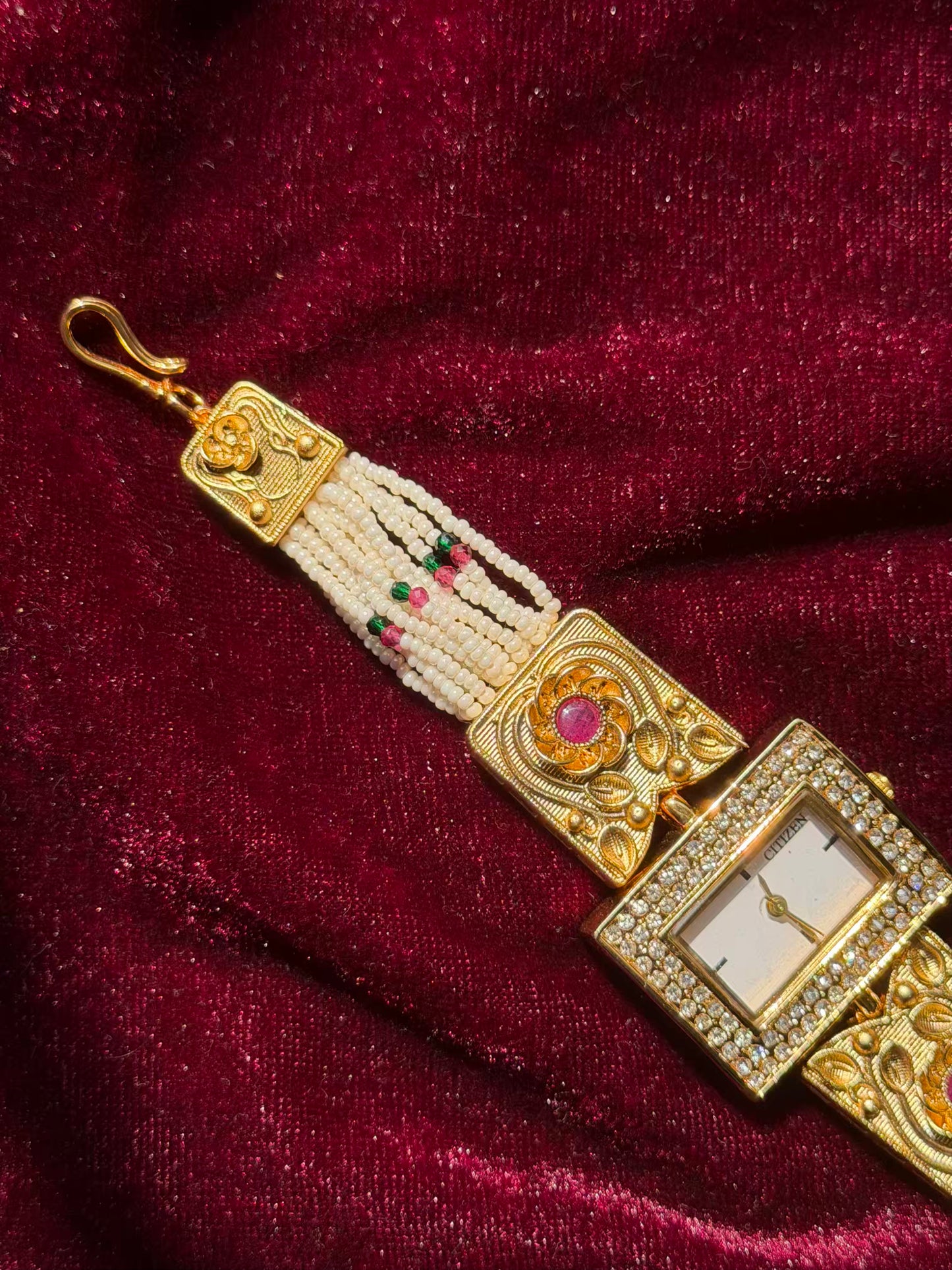 Simple Gold Plated Heritage Maharani Watch (Copy)