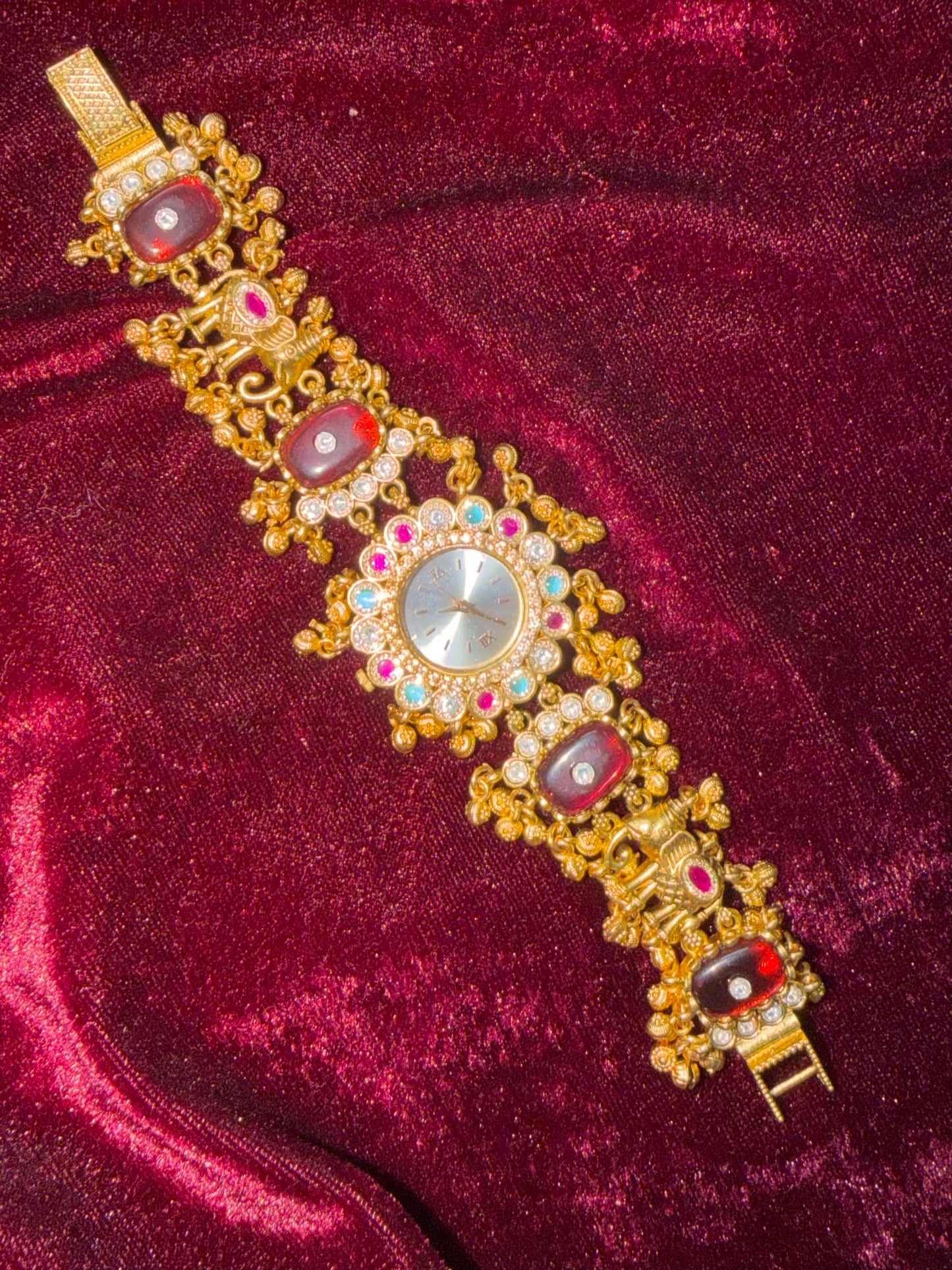 Maroon Elephant Premium Gold Rajwadi Gold Plated Heritage Maharani Watch