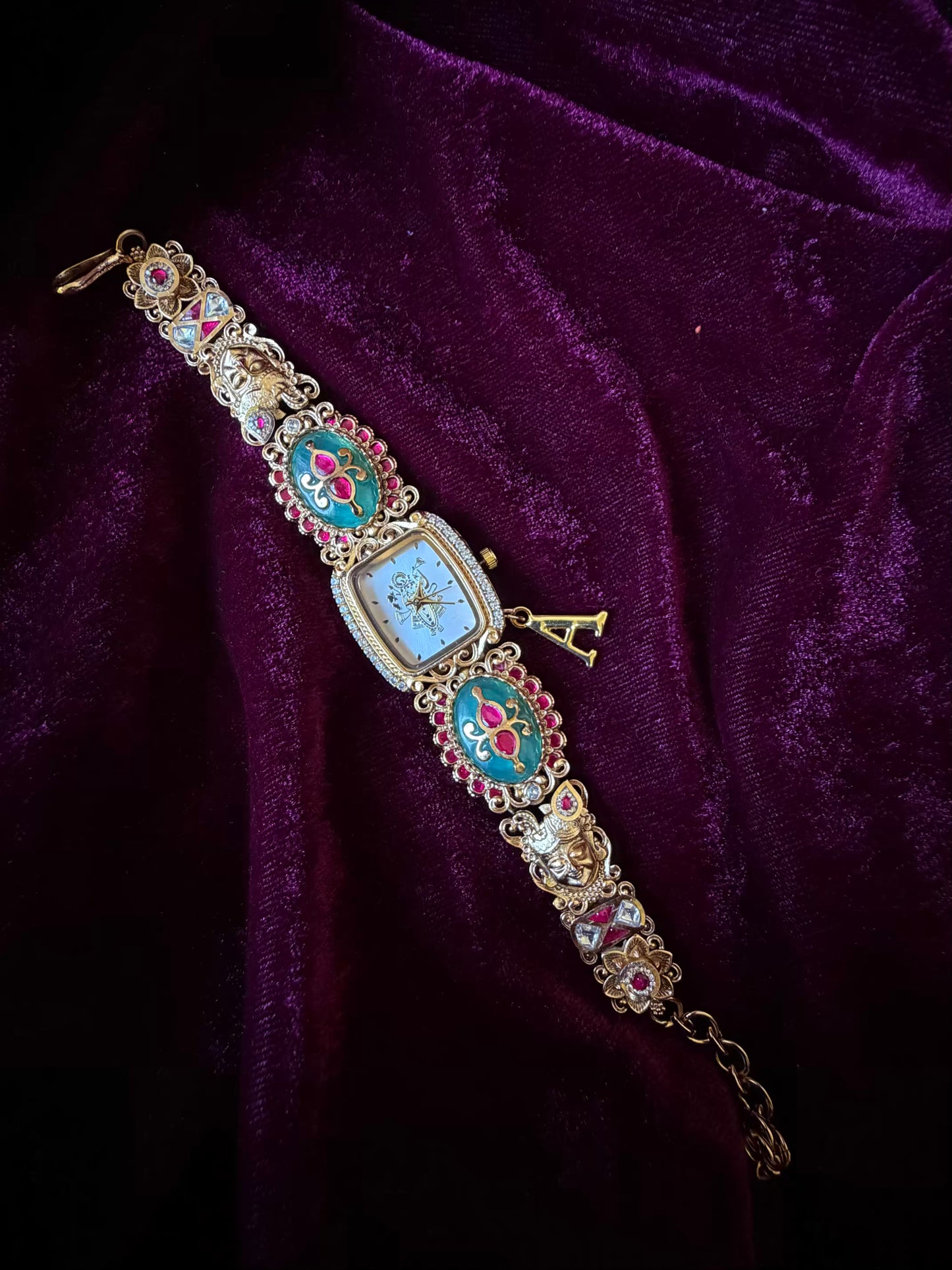 Shree Krishna Shreenathji White Dial Maharani Watch Design Heritage Bracelet