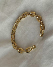 Load image into Gallery viewer, Thick Chain Style Flexible Bangle for All Sizes ( Gold )
