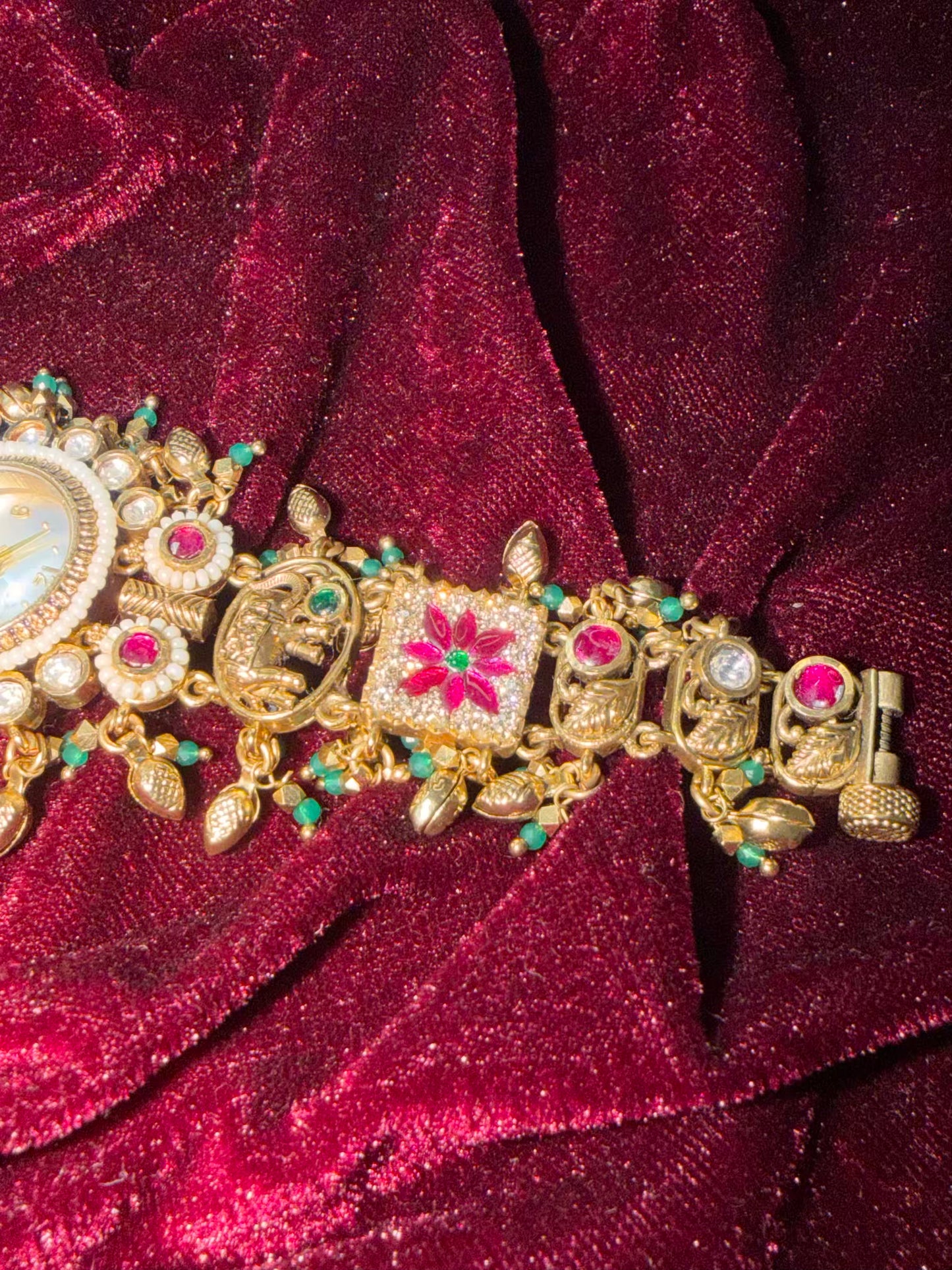 Vintage Look Thin Wrist Gold Plated Heritage Maharani Watch ( 2.2 - 2.4 Wrist )