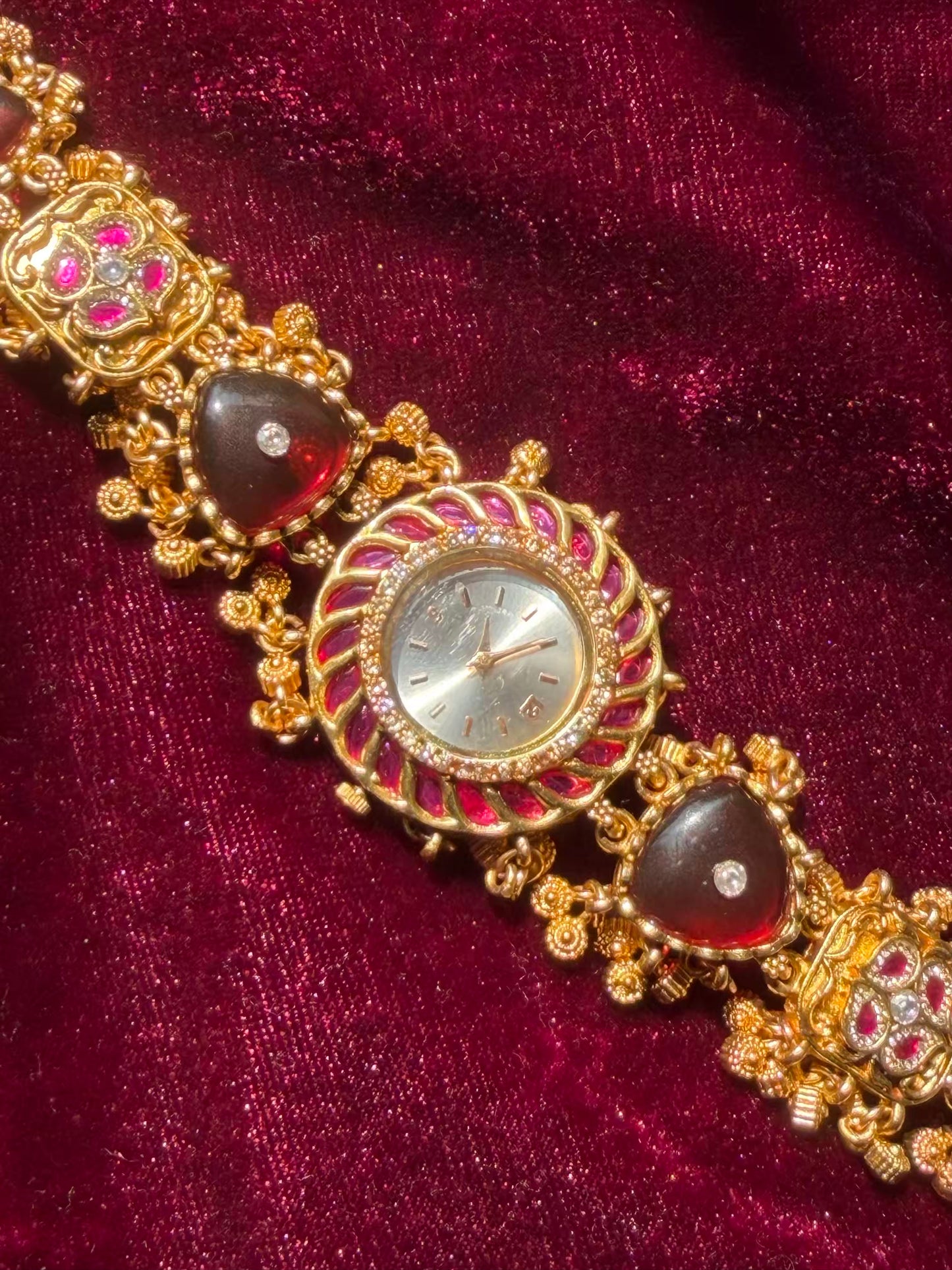 Red Dial Loaded Rajwadi Gold Plated Heritage Maharani Watch