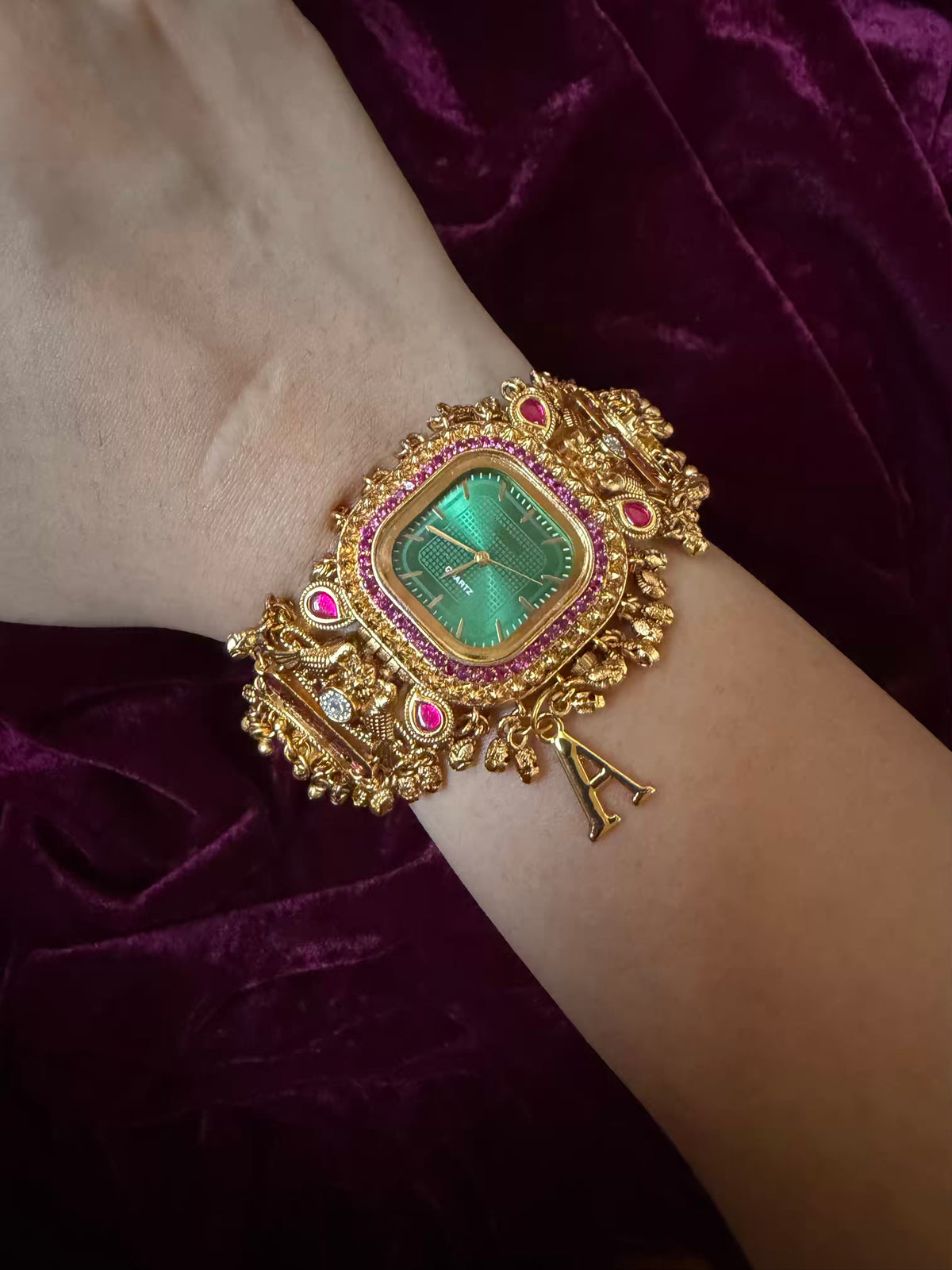 Viral Emerald Green Dial Maharani Watch Heritage Bracelet ( Very limited edition)