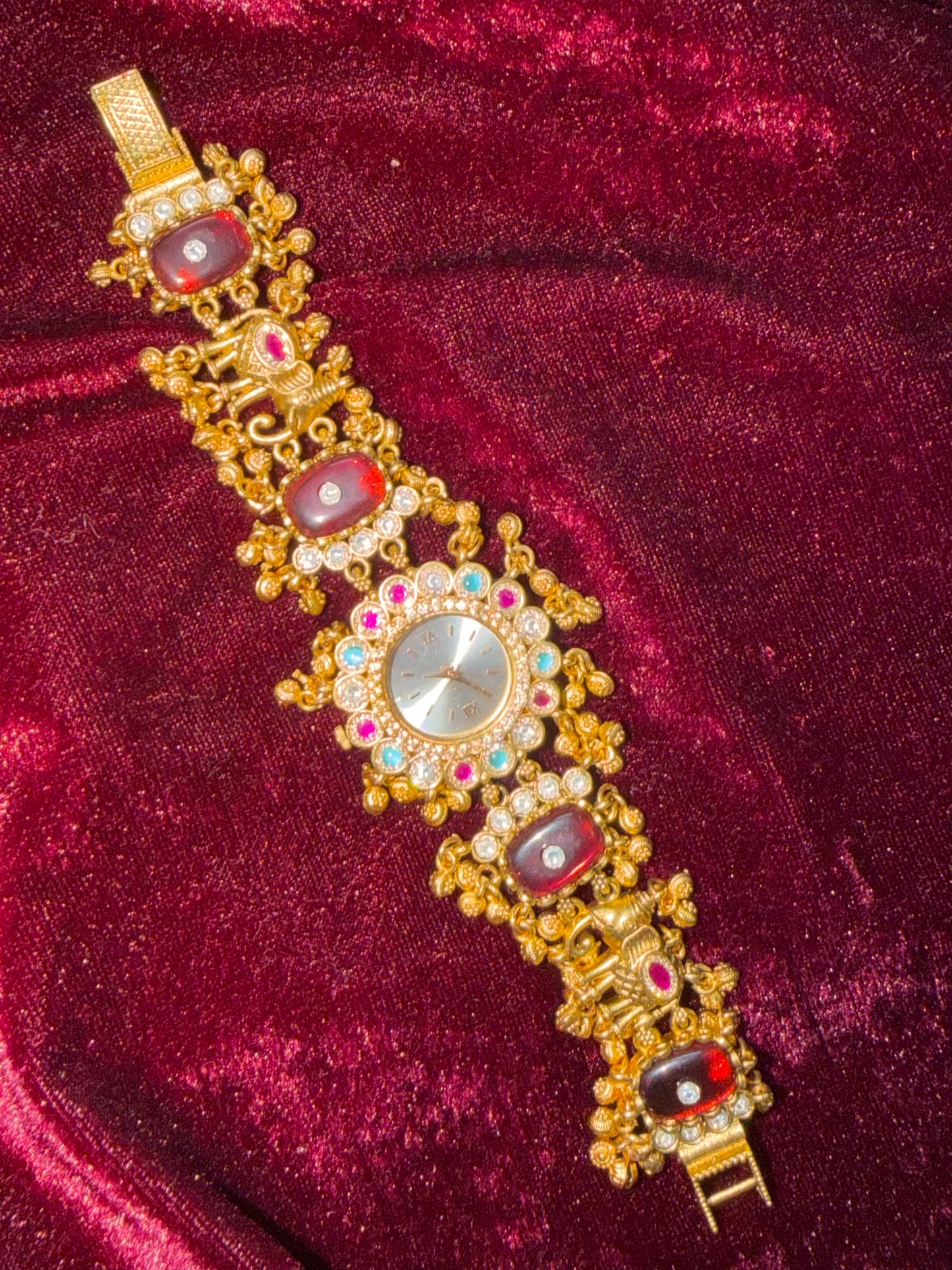 Maroon Elephant Premium Gold Rajwadi Gold Plated Heritage Maharani Watch
