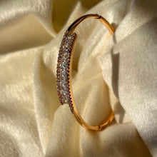 Load image into Gallery viewer, Premium Solitaire Diamonds Kada Bracelet 18k Gold Plated Bangle
