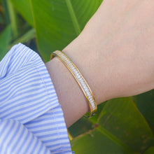 Load image into Gallery viewer, Niara Studded Kadha Bracelet Bangle - Gold
