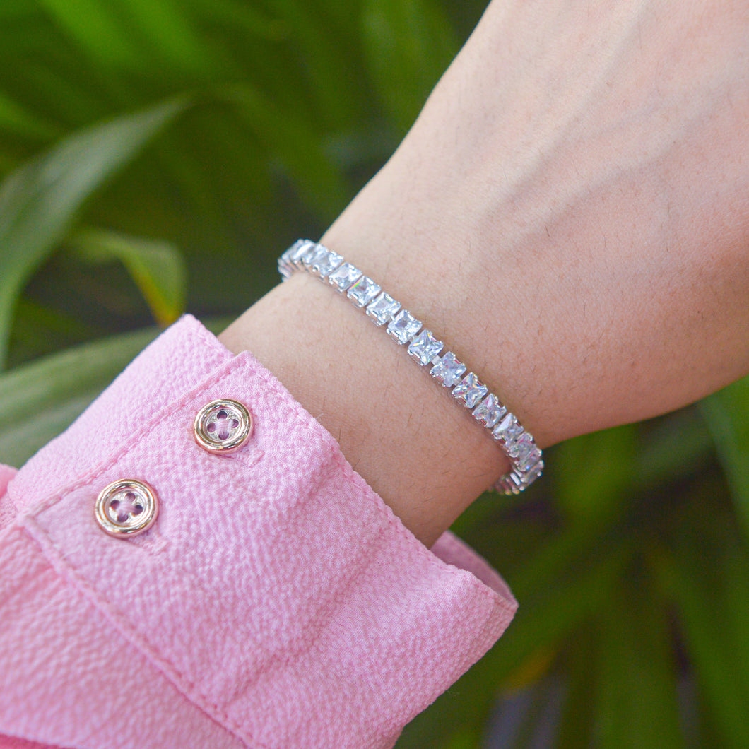 Simplistic Square Diamonds Tennis Bracelet - Silver