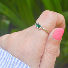 Load image into Gallery viewer, Subtle Emerald Green Ring - Silver Adjustable
