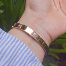 Load image into Gallery viewer, White Lillies Flowers Style Kada Bracelet Bangle - Rose Gold
