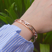 Load image into Gallery viewer, White Lillies Flowers Style Kada Bracelet Bangle - Rose Gold
