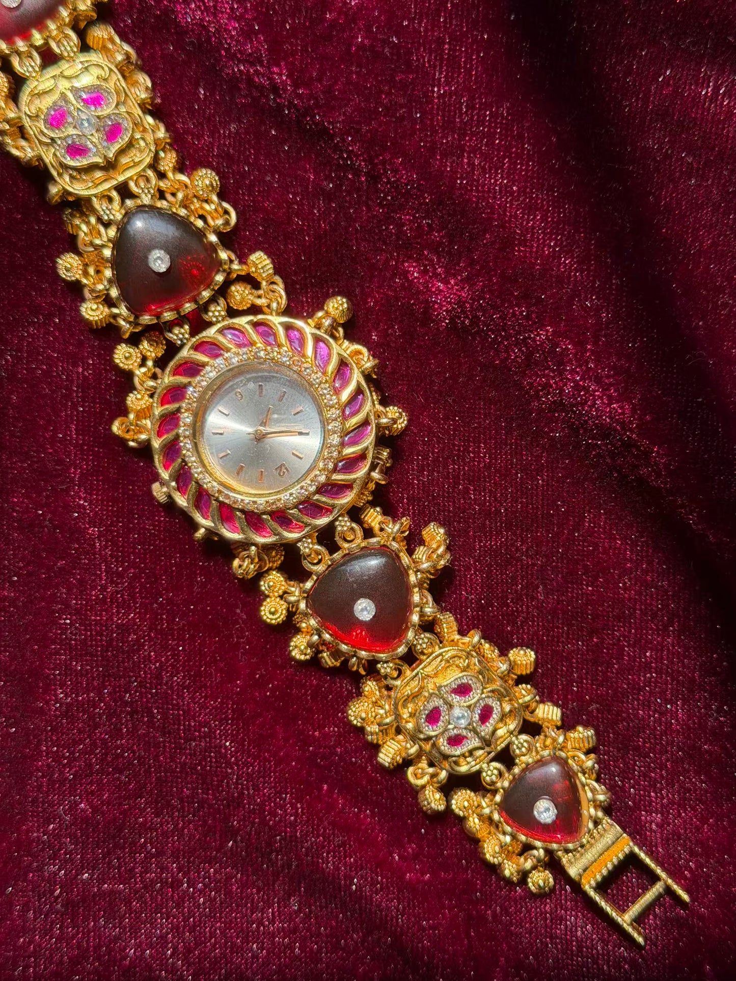 Red Dial Loaded Rajwadi Gold Plated Heritage Maharani Watch