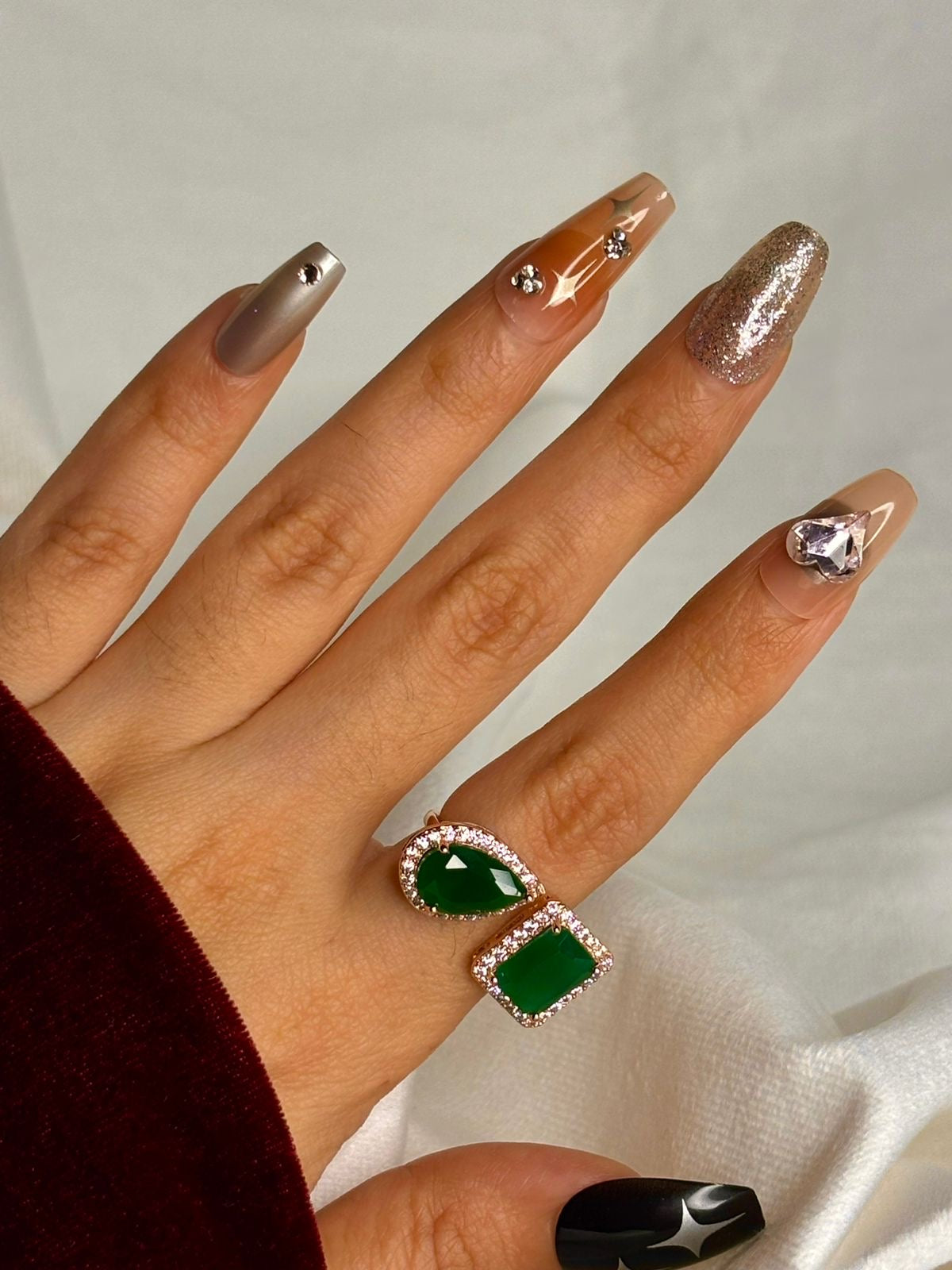 Queen Green Emerald Royal Solitaire Ring