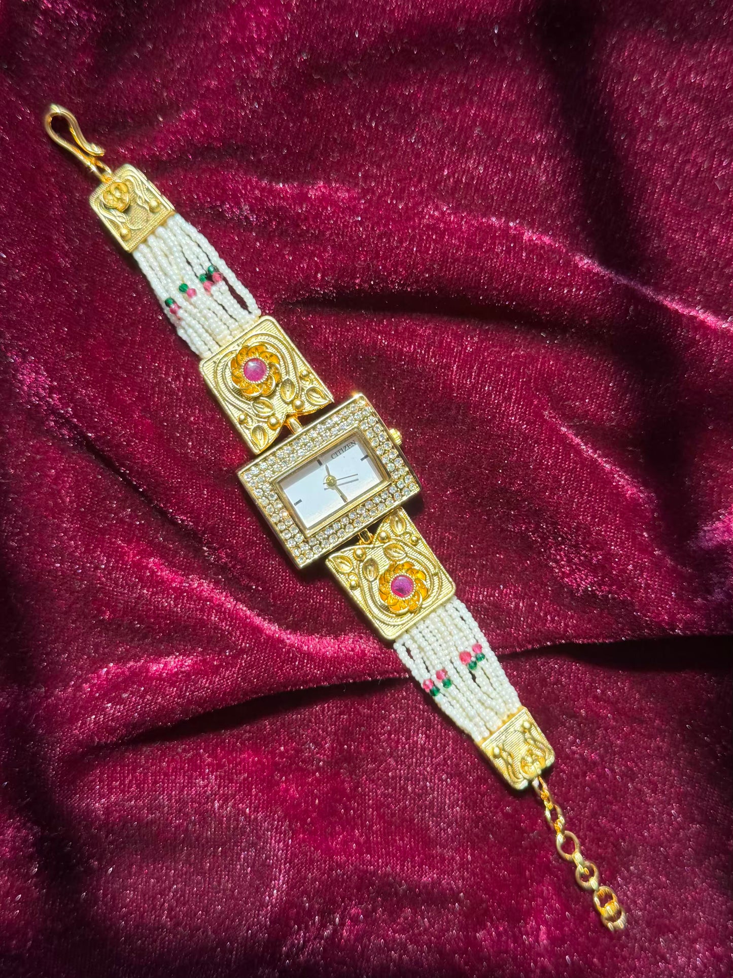 Simple Gold Plated Heritage Maharani Watch (Copy)