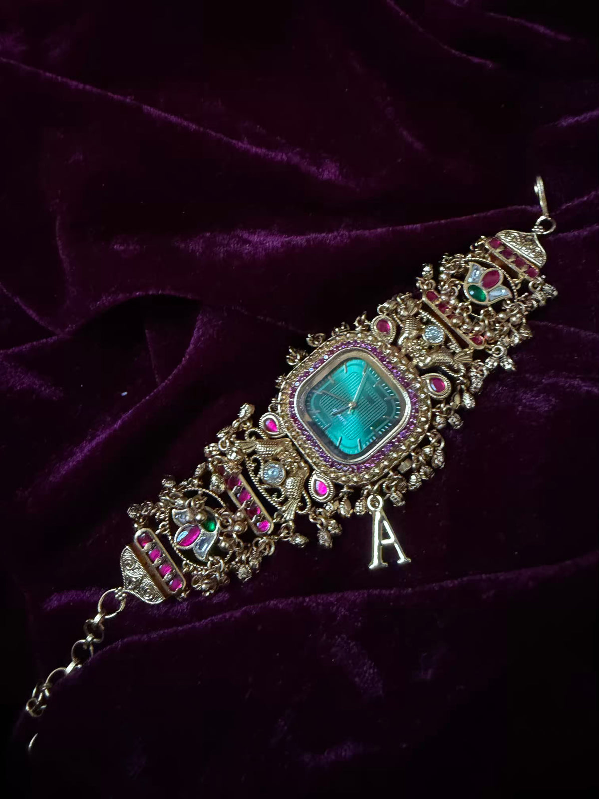 Viral Emerald Green Dial Maharani Watch Heritage Bracelet ( Very limited edition)