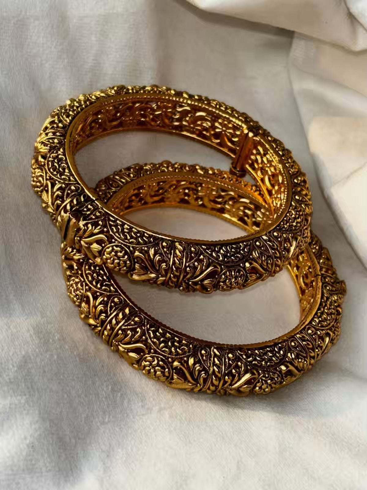 Royal Carved Designer Rajwadi Style Traditional Bangle Gold (2.6) ( Set of 2) With Screw