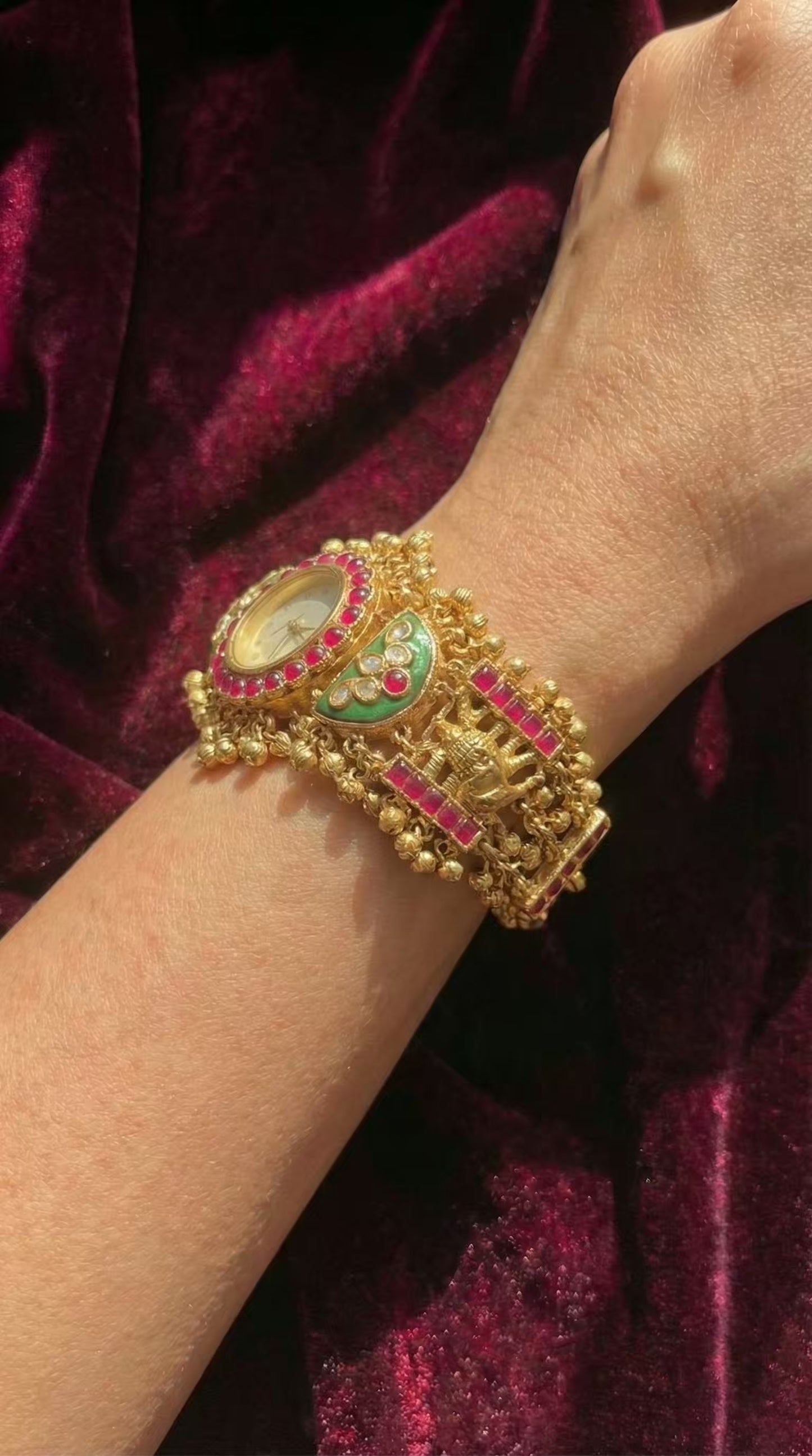 Pista Green Floral Round Dial Maharani Watch Heritage Bracelet