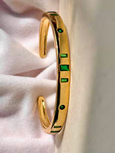 Load image into Gallery viewer, Emerald Green Premium Kada Bracelet Bangle - Gold
