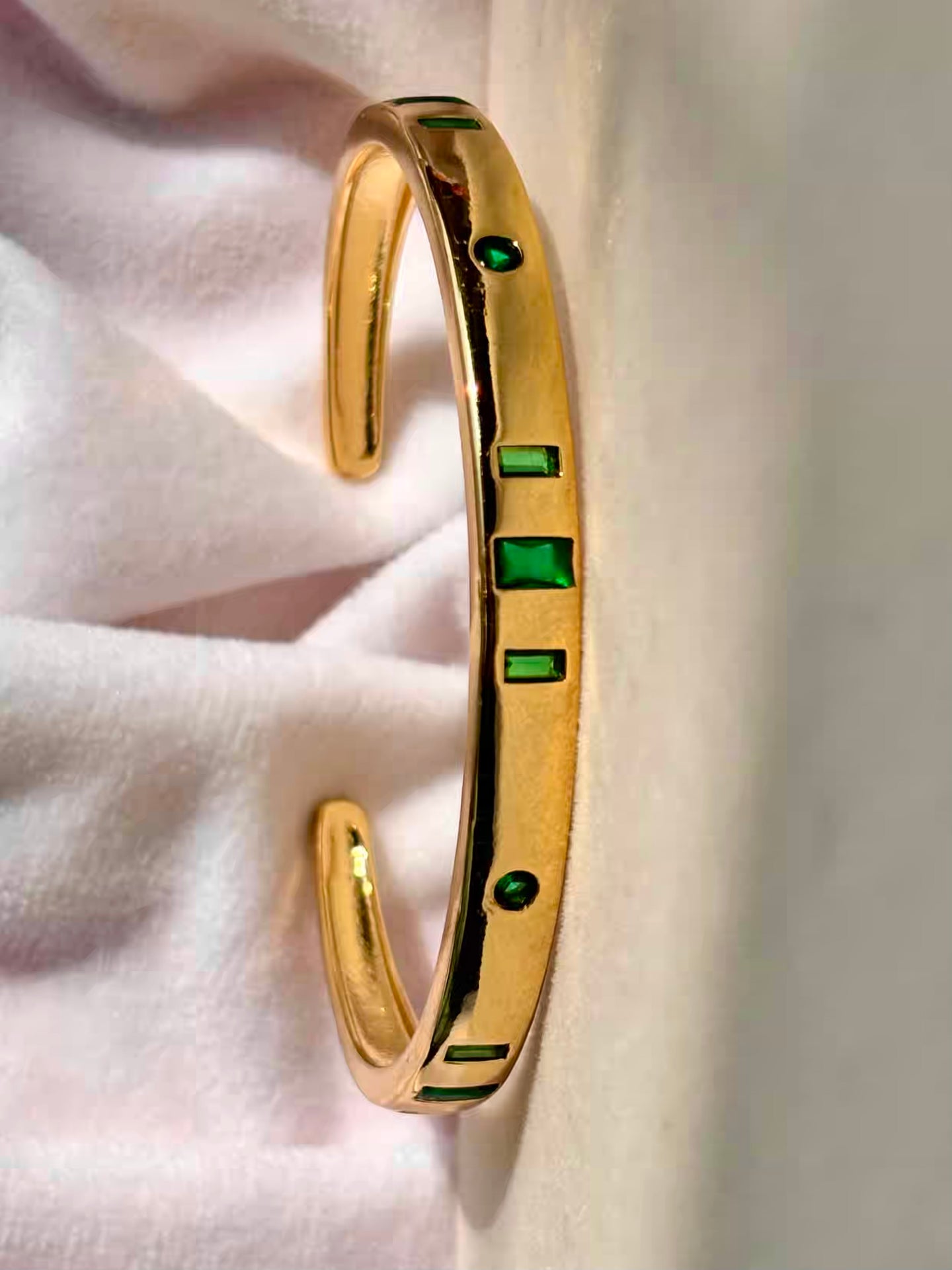 Emerald Green Premium Kada Bracelet Bangle - Gold