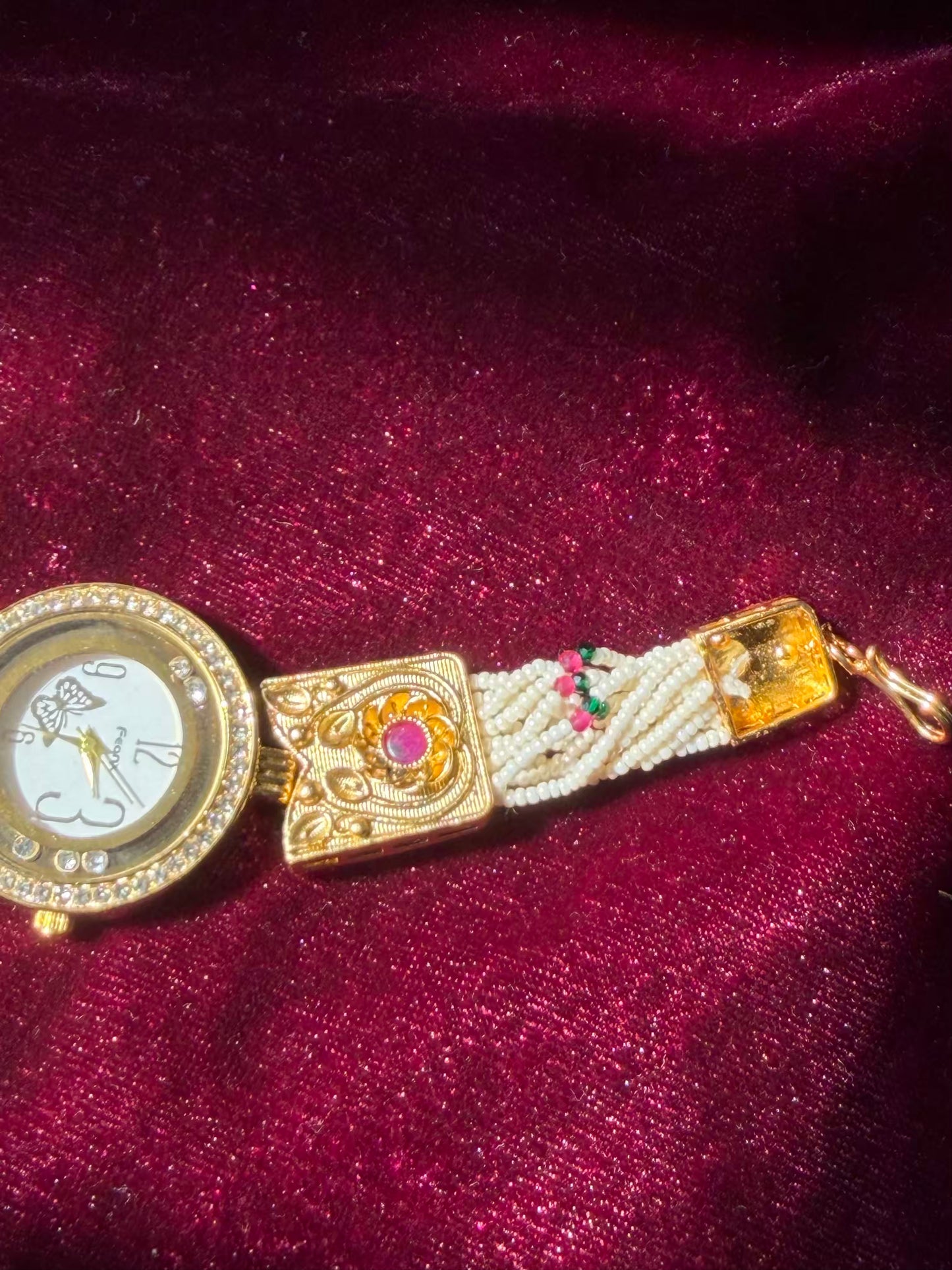 Simple Dial Rajwadi Gold Plated Heritage Maharani Watch