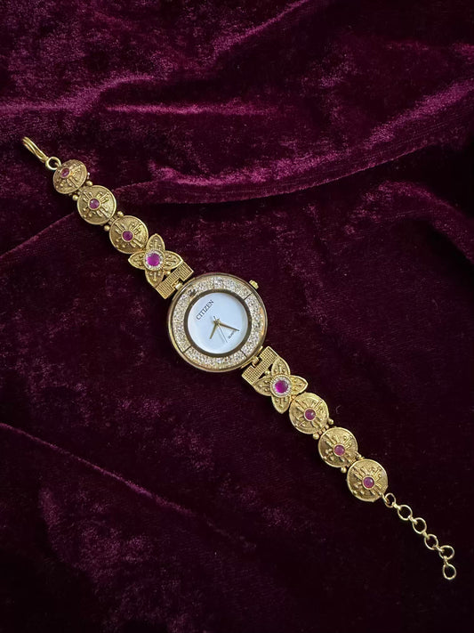 Round Dial Gold Maharani Watch Design Heritage Bracelet
