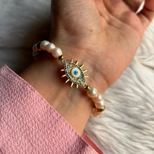 Load image into Gallery viewer, Spiked Evil Eye Bracelet ( Stretchable )
