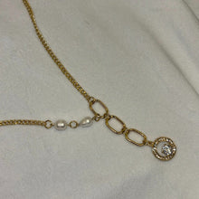 Load image into Gallery viewer, Linear Pearl Necklace
