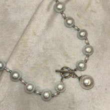 Load image into Gallery viewer, White Pearls Beads Necklace - Silver
