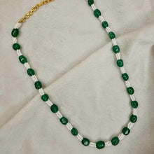 Load image into Gallery viewer, Premium Green Emerald Pearls Necklace
