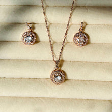 Load image into Gallery viewer, Diamond Embrace Necklace Set
