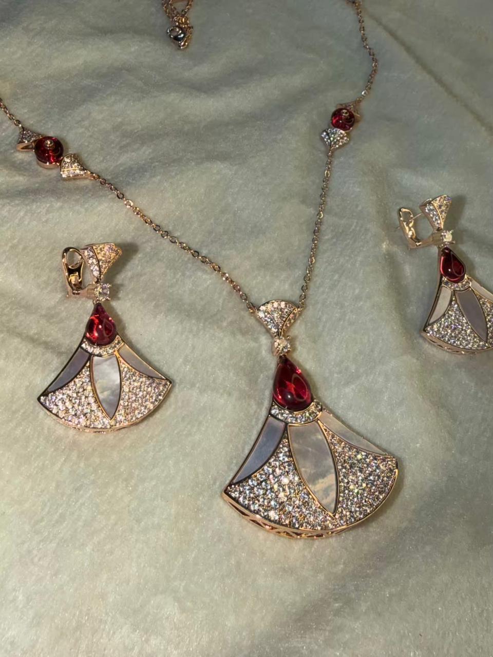 Triangular Floral Ruby Red Premium Necklace Plated with Studs