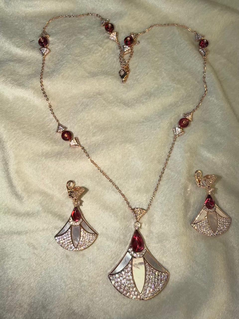 Triangular Floral Ruby Red Premium Necklace Plated with Studs