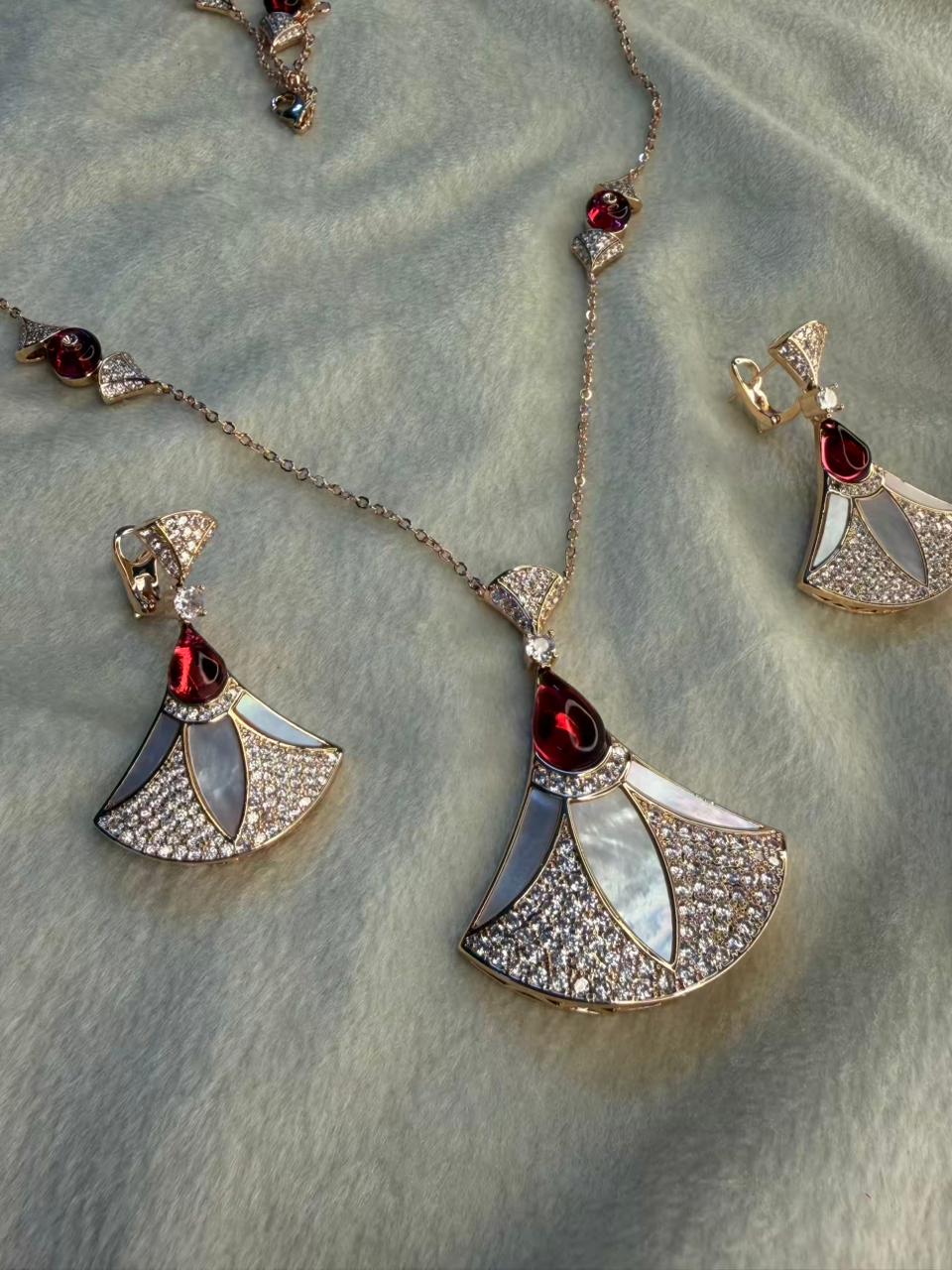 Triangular Floral Ruby Red Premium Necklace Plated with Studs